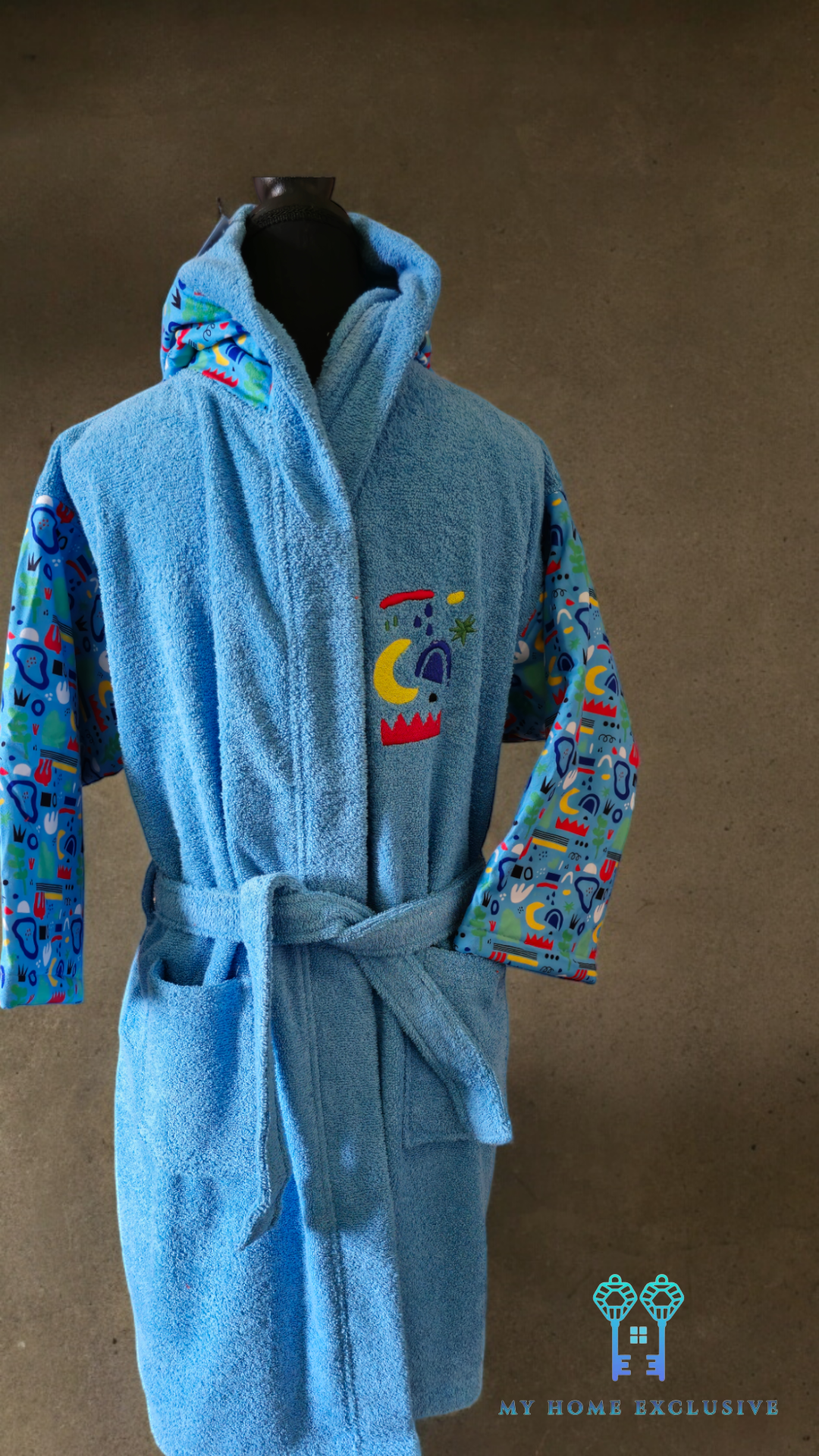 Kids bathrobes and towels, Turkish cotton colourful, unique and luxurious. Fun kids bath time, kids swimming lessons, bubble bath, pure cotton, gift ideas, pool party, children’s birthday present.