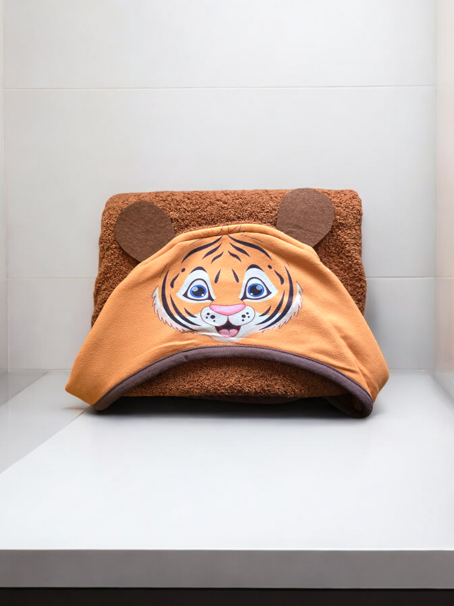 Kids Hooded Towel Brown Giraffe - My Home Exclusive 100% cotton soft and absorbent kids bathrobes, perfect for bath or pool time. Kids bathrobes and towels, Turkish cotton colourful, unique and luxurious. Fun kids bath time, kids swimming lessons, bubble bath, pure cotton, gift ideas, pool party, children’s birthday present.