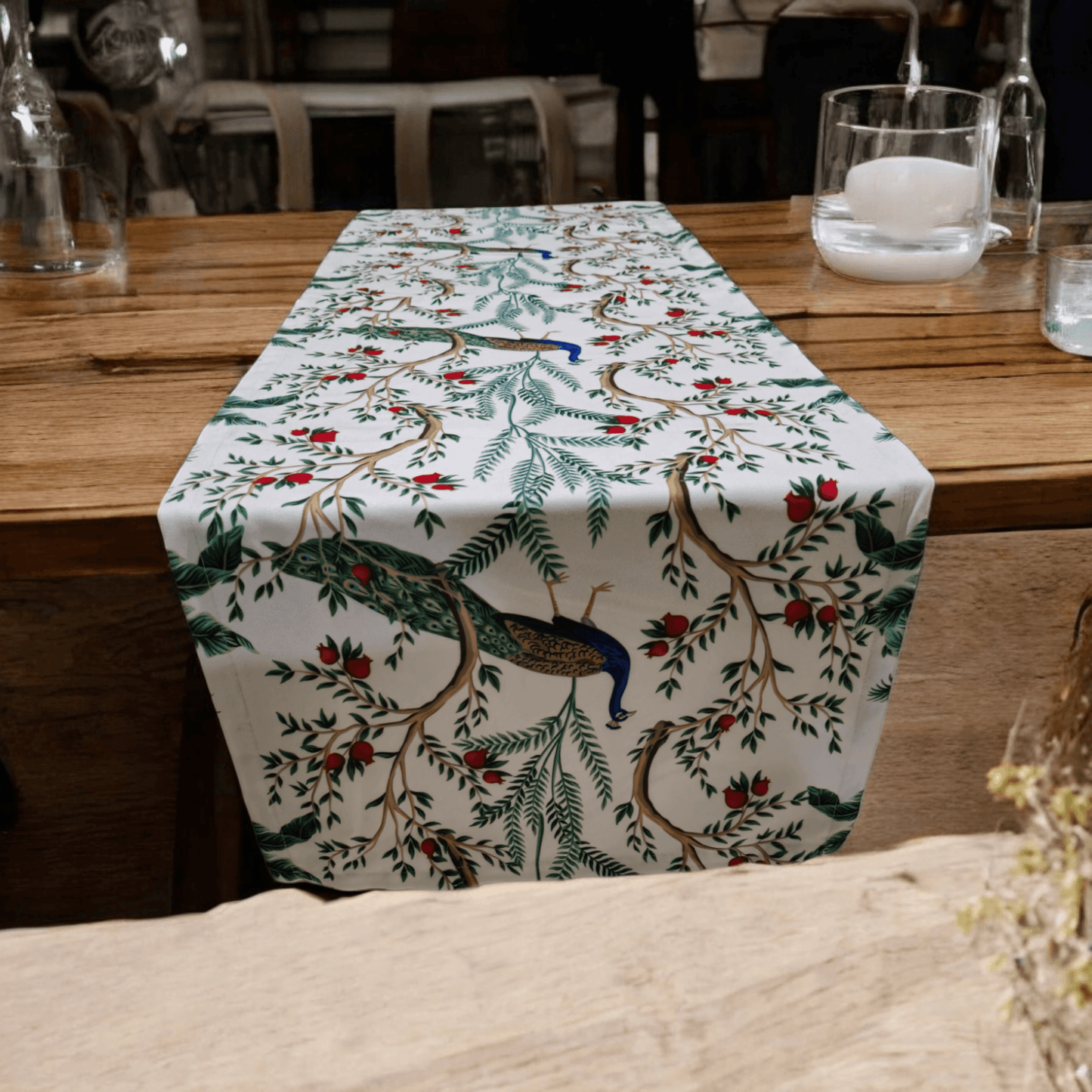 Turkish cotton kitchen décor, place mats and table runners. Traditional Turkish designs. Kitchen and lounge decor, stylish and unique kitchen and lounge room items. Gift ideas, housewarming gift. Colourful home designs.