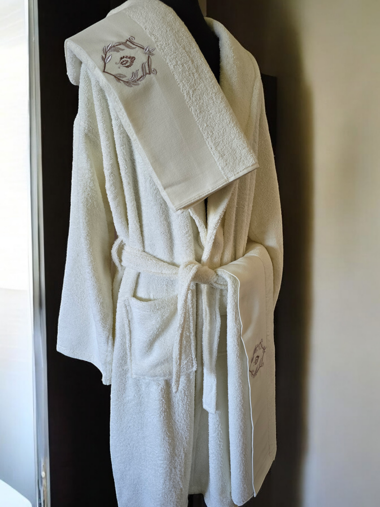 Turkish Cotton Towel and bathrobe Set My Home Exclusive. Quality Turkish cotton luxury towels and bathrobe sets. Luxurious and stylish towels and bathrobes. Wedding gifts and bridal wear.