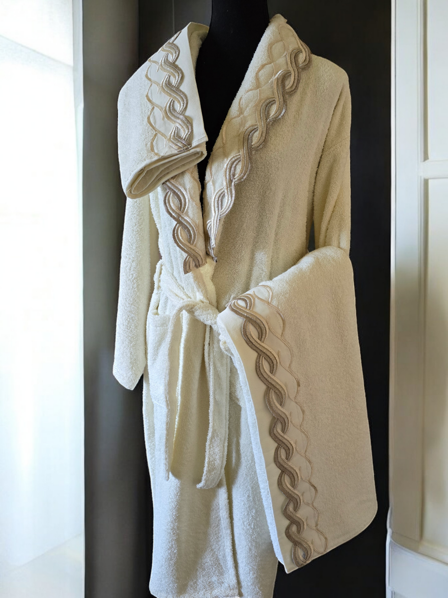 Turkish Cotton Towel and bathrobe Set My Home Exclusive. Quality Turkish cotton luxury towels and bathrobe sets. Luxurious and stylish towels and bathrobes. Wedding gifts and bridal wear.