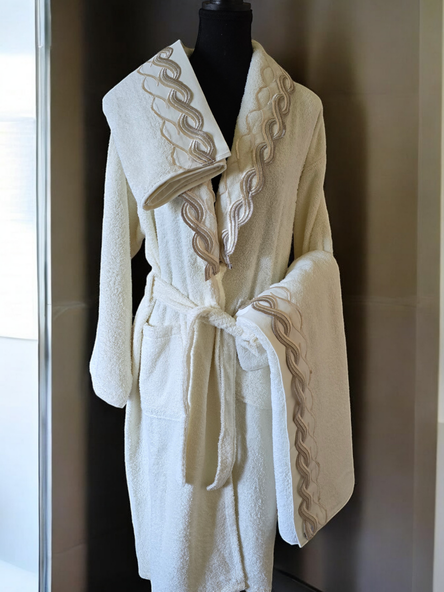 Turkish Cotton Towel and bathrobe Set My Home Exclusive. Quality Turkish cotton luxury towels and bathrobe sets. Luxurious and stylish towels and bathrobes. Wedding gifts and bridal wear.
