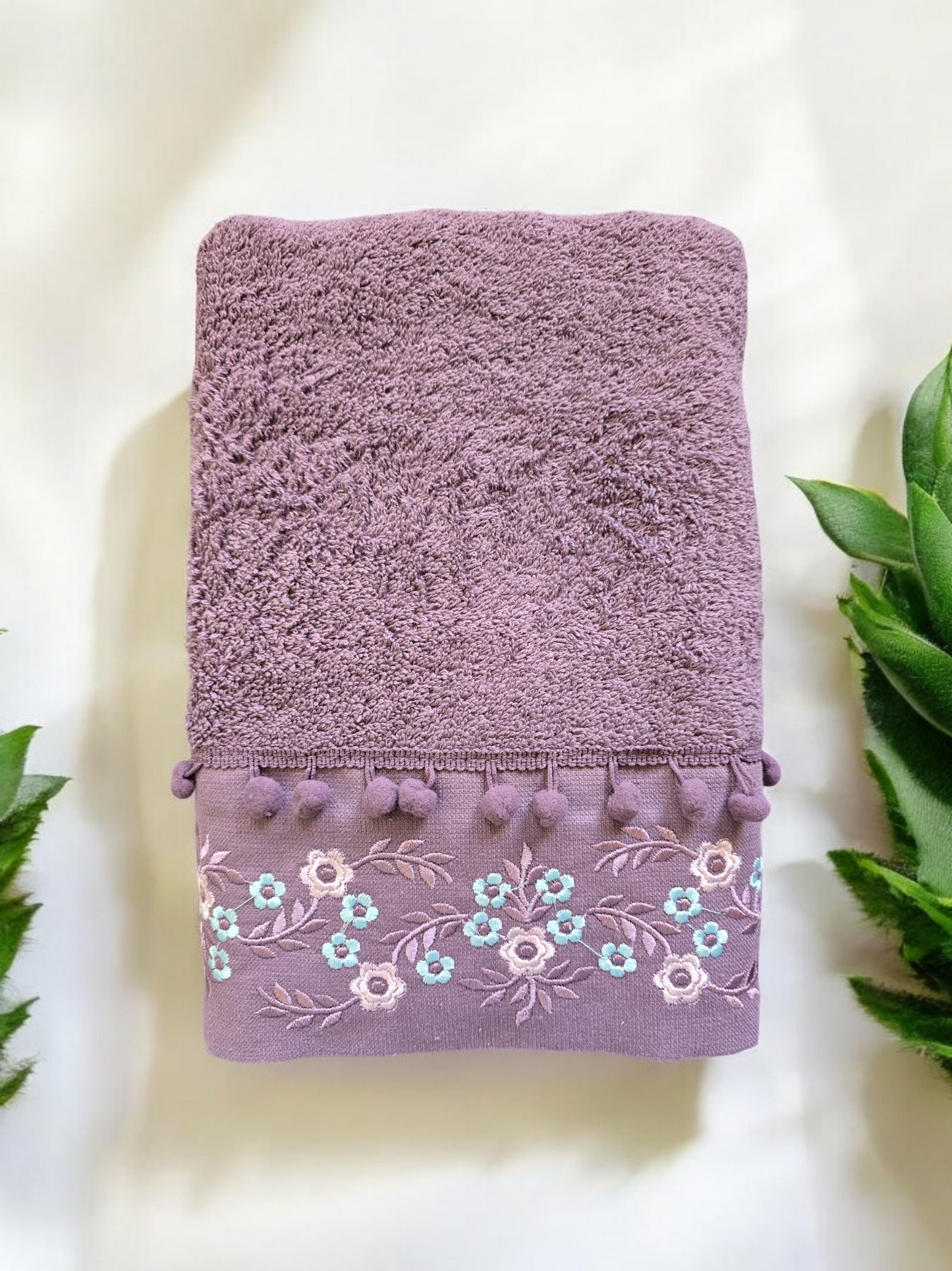 Turkish cotton traditional colourful towels. Unique and luxurious towels. Luxurious and stylish towels.