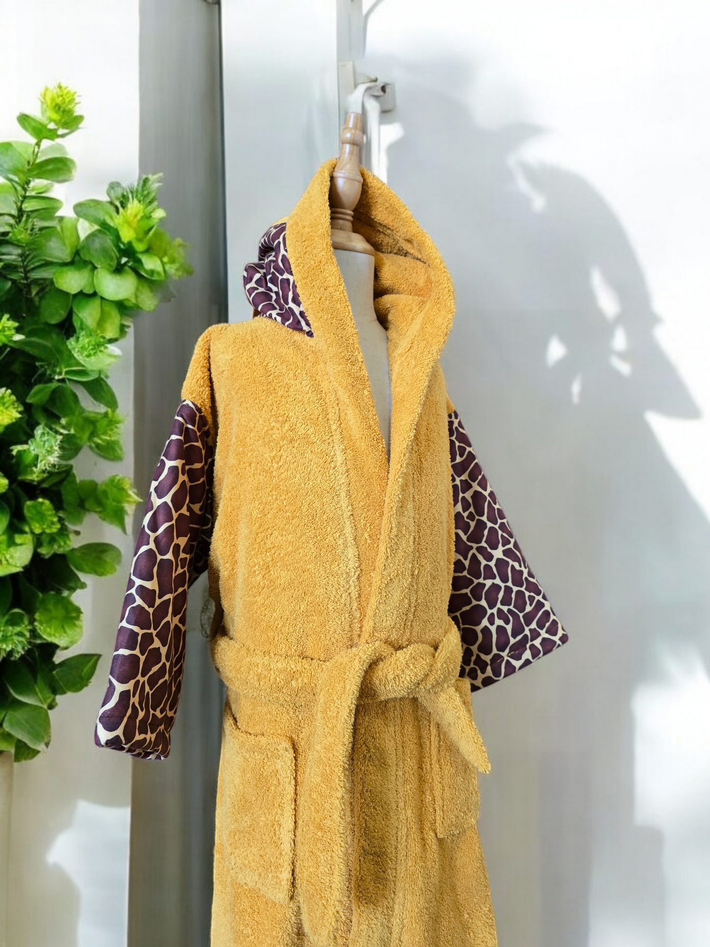 100% cotton soft and absorbent kids bathrobes, perfect for bath or pool time. Kids bathrobes and towels, Turkish cotton colourful, unique and luxurious. Fun kids bath time, kids swimming lessons, bubble bath, pure cotton, gift ideas, pool party, children’s birthday present.