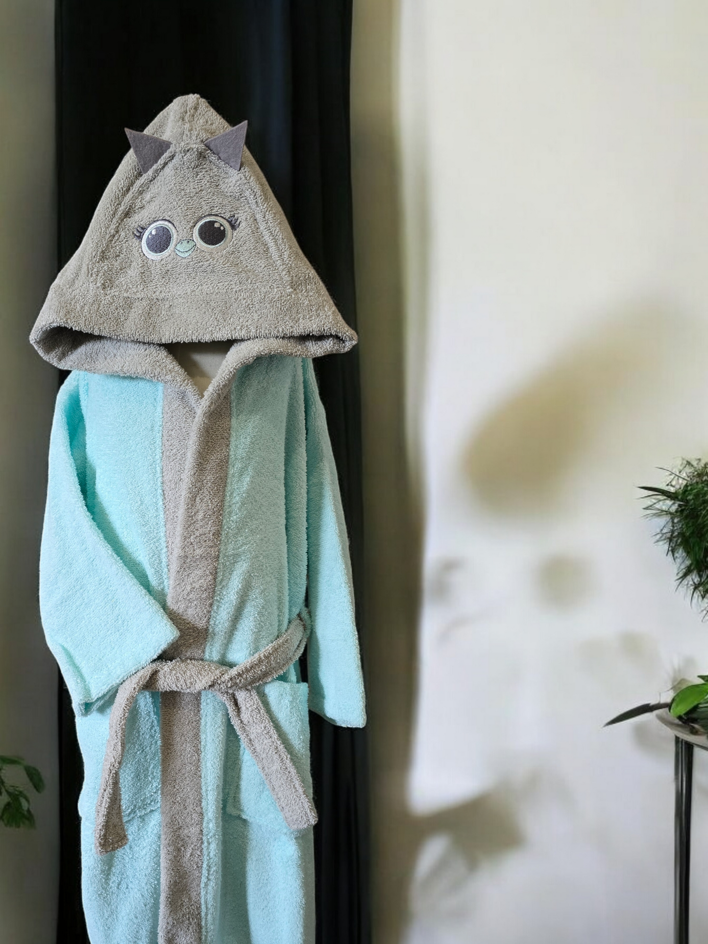 Kids bathrobes and towels, Turkish cotton colourful, unique and luxurious. Fun kids bath time, kids swimming lessons, bubble bath, pure cotton, gift ideas, pool party, children’s birthday present.