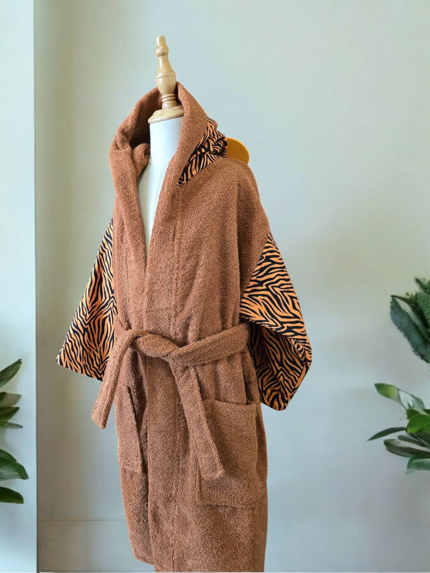 100% cotton soft and absorbent kids bathrobes, perfect for bath or pool time. Kids bathrobes and towels, Turkish cotton colourful, unique and luxurious. Fun kids bath time, kids swimming lessons, bubble bath, pure cotton, gift ideas, pool party, children’s birthday present.