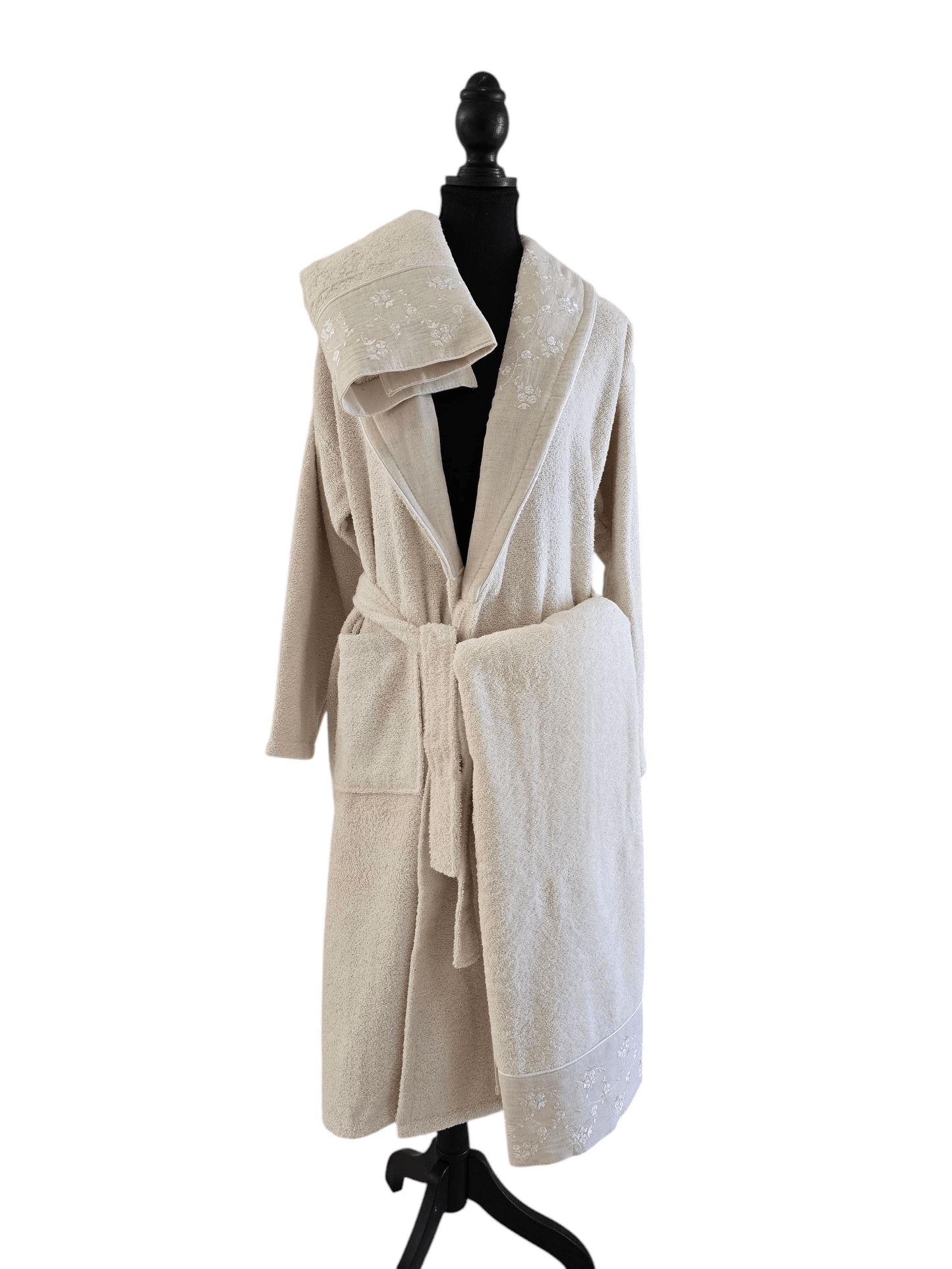 Zeina 3-piece bathrobe set made of soft Turkish cotton in cream, includes robe and two towels
