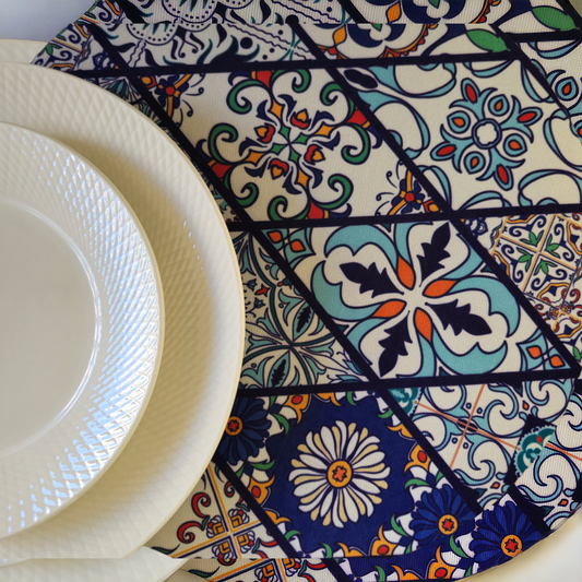 Turkish cotton kitchen décor, place mats and table runners. Traditional Turkish designs. Kitchen and lounge decor, stylish and unique kitchen and lounge room items. Gift ideas, housewarming gift. Colourful home designs.