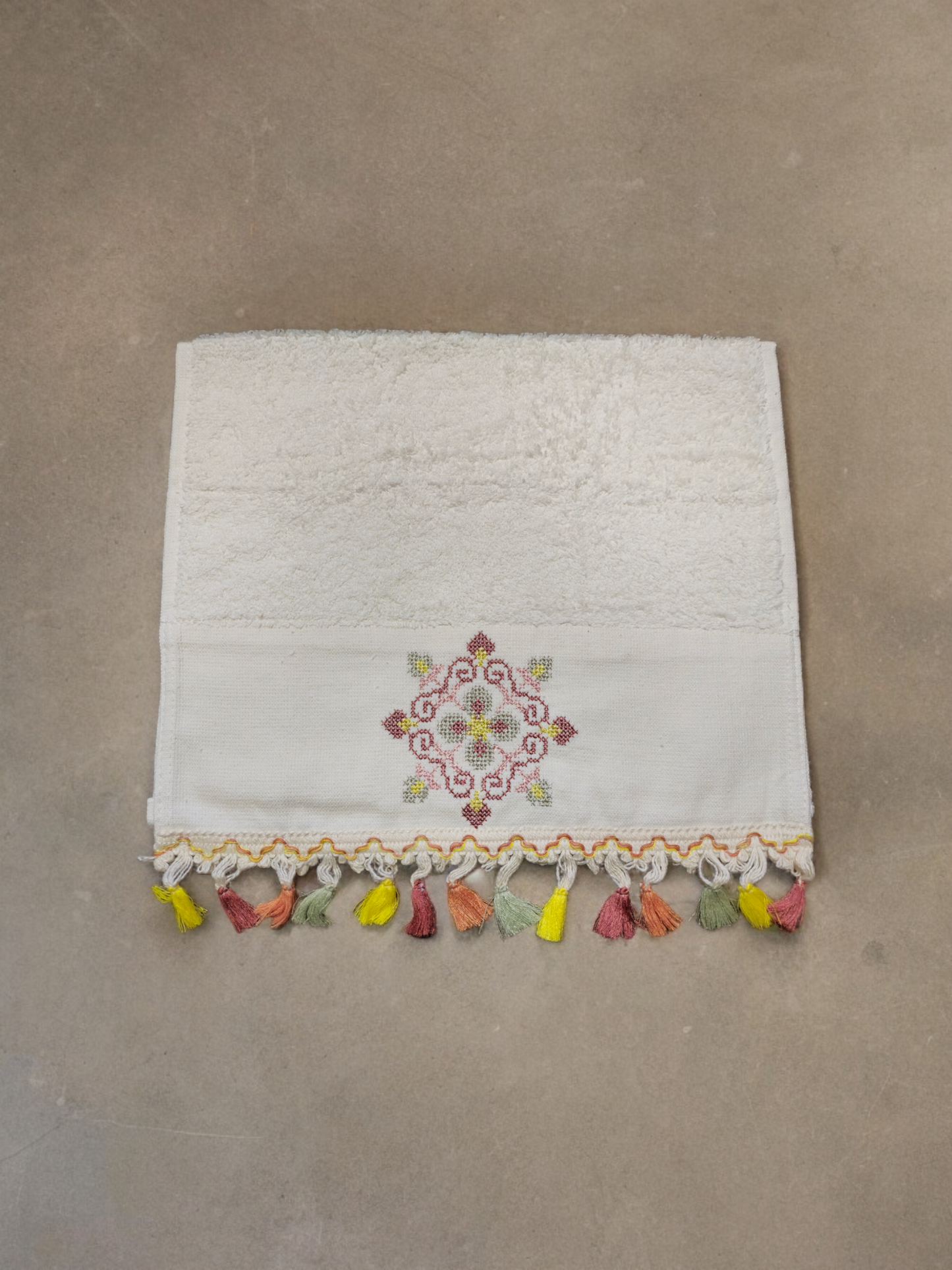 Turkish cotton traditional colourful towels. Unique and luxurious towels. Luxurious and stylish towels.