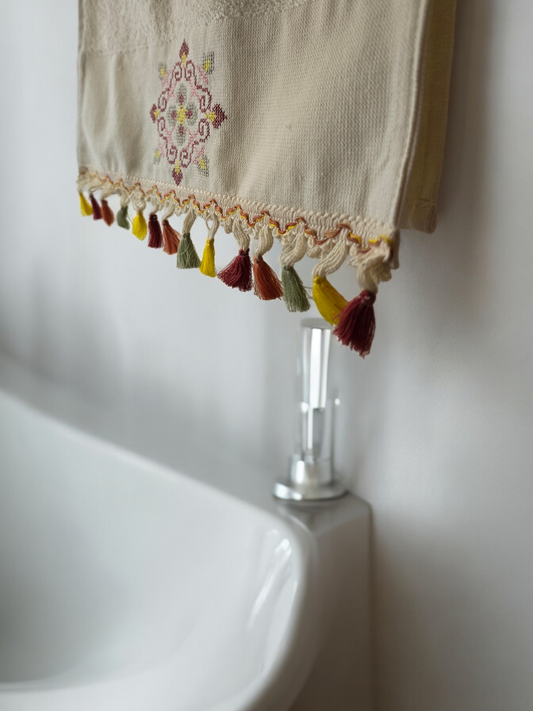Turkish cotton traditional colourful towels. Unique and luxurious towels. Luxurious and stylish towels.