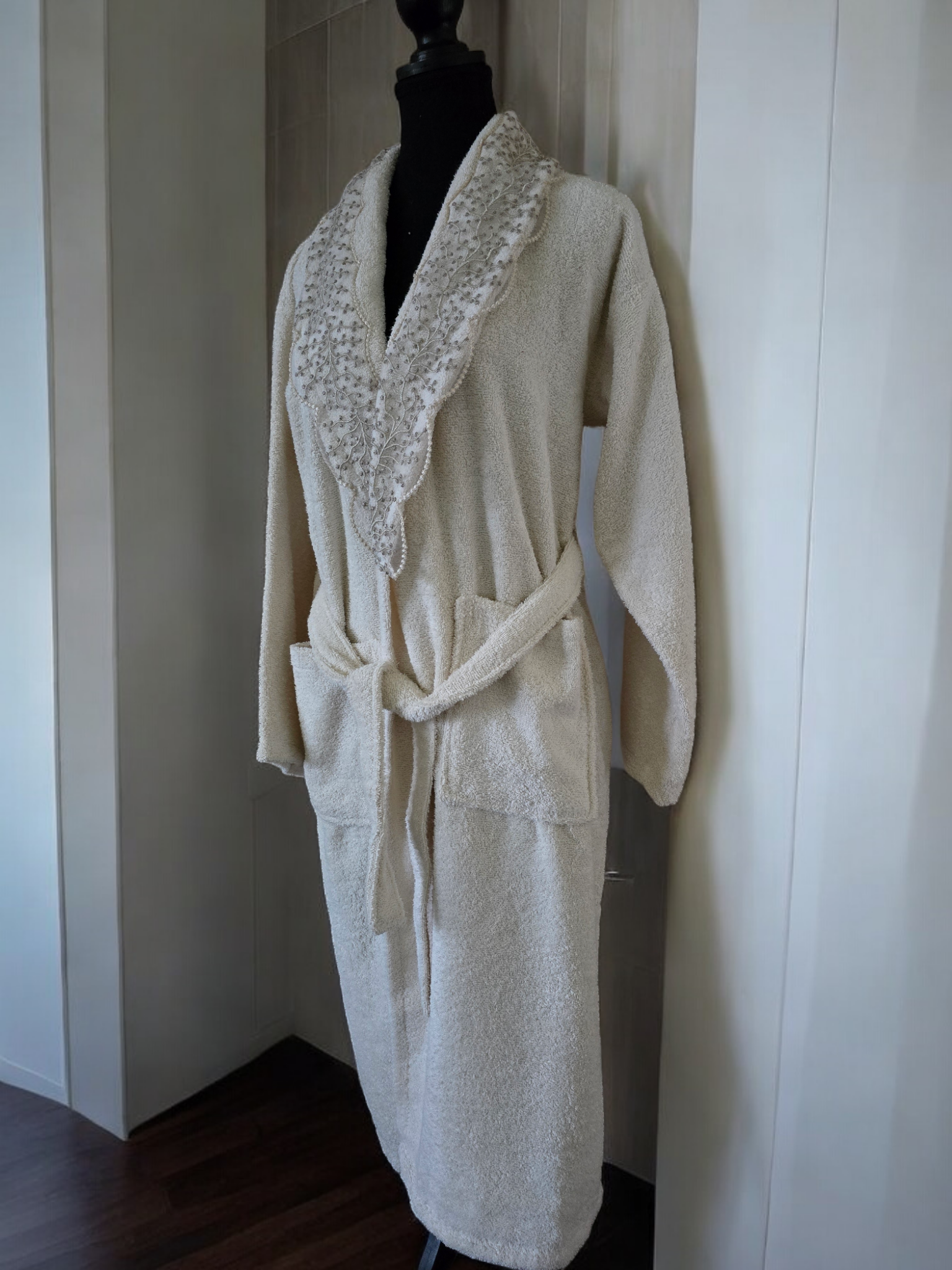 Turkish Cotton Towel and bathrobe Set My Home Exclusive. Quality Turkish cotton luxury towels and bathrobe sets. Luxurious and stylish towels and bathrobes. Wedding gifts and bridal wear.