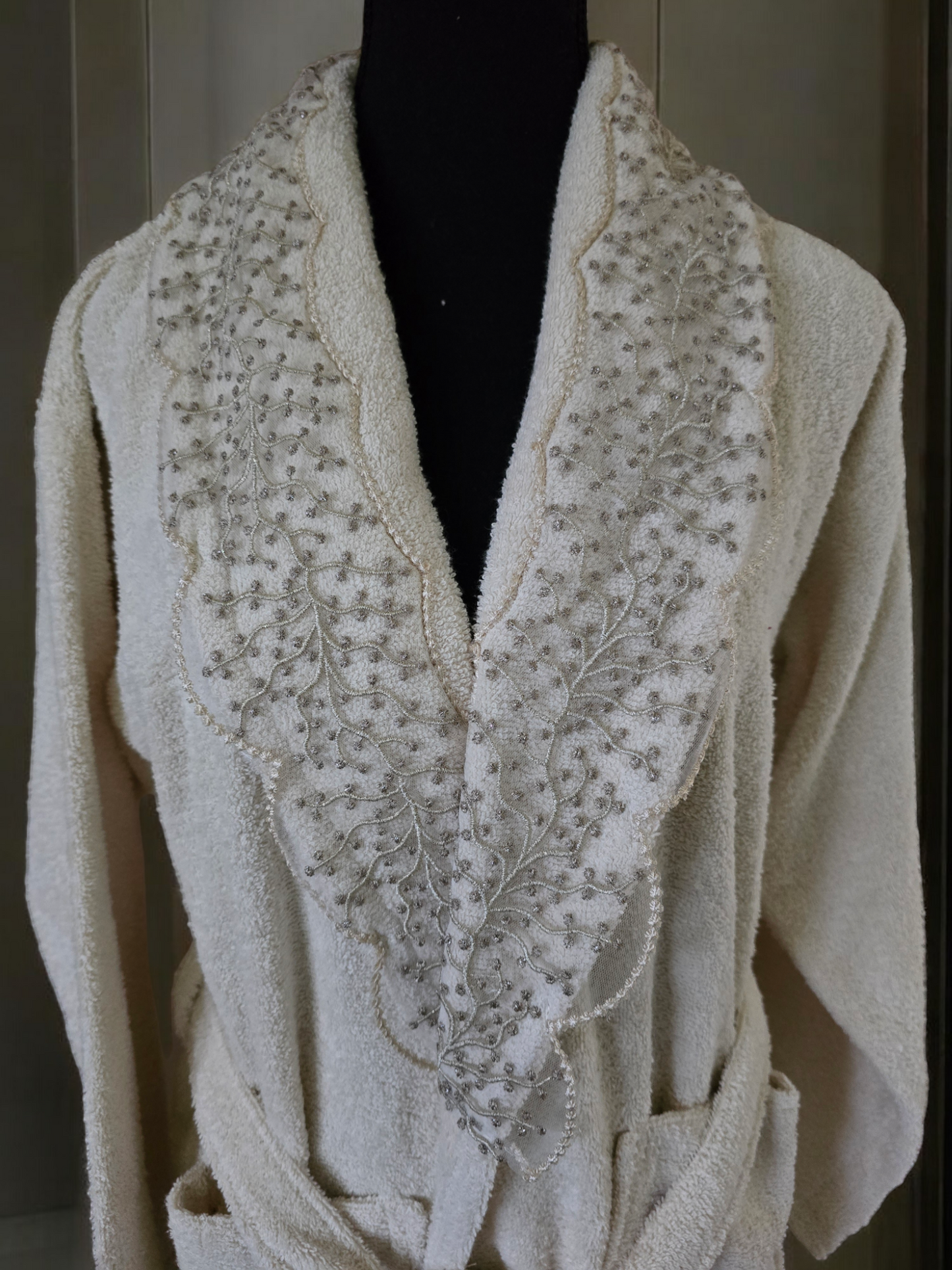 Turkish Cotton Towel and bathrobe Set My Home Exclusive. Quality Turkish cotton luxury towels and bathrobe sets. Luxurious and stylish towels and bathrobes. Wedding gifts and bridal wear.