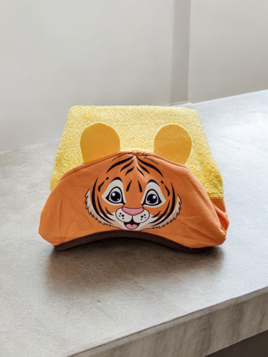 Kids Hooded Towel Yellow Tiger - My Home ExclusiveKids Hooded Towel Brown Giraffe - My Home Exclusive 100% cotton soft and absorbent kids bathrobes, perfect for bath or pool time. Kids bathrobes and towels, Turkish cotton colourful, unique and luxurious. Fun kids bath time, kids swimming lessons, bubble bath, pure cotton, gift ideas, pool party, children’s birthday present. 