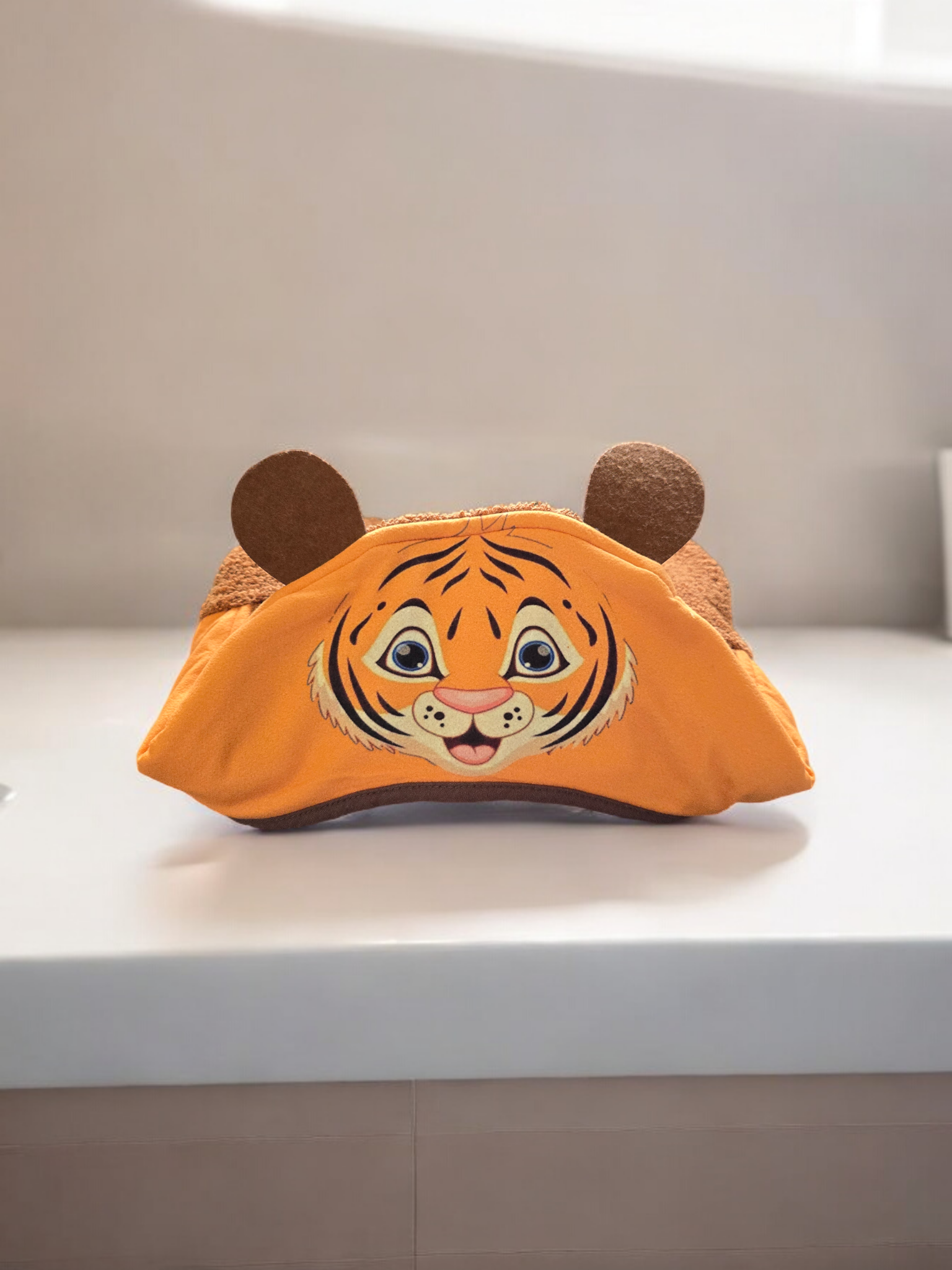 Kids Hooded Towel Brown Giraffe - My Home Exclusive 100% cotton soft and absorbent kids bathrobes, perfect for bath or pool time. Kids bathrobes and towels, Turkish cotton colourful, unique and luxurious. Fun kids bath time, kids swimming lessons, bubble bath, pure cotton, gift ideas, pool party, children’s birthday present.