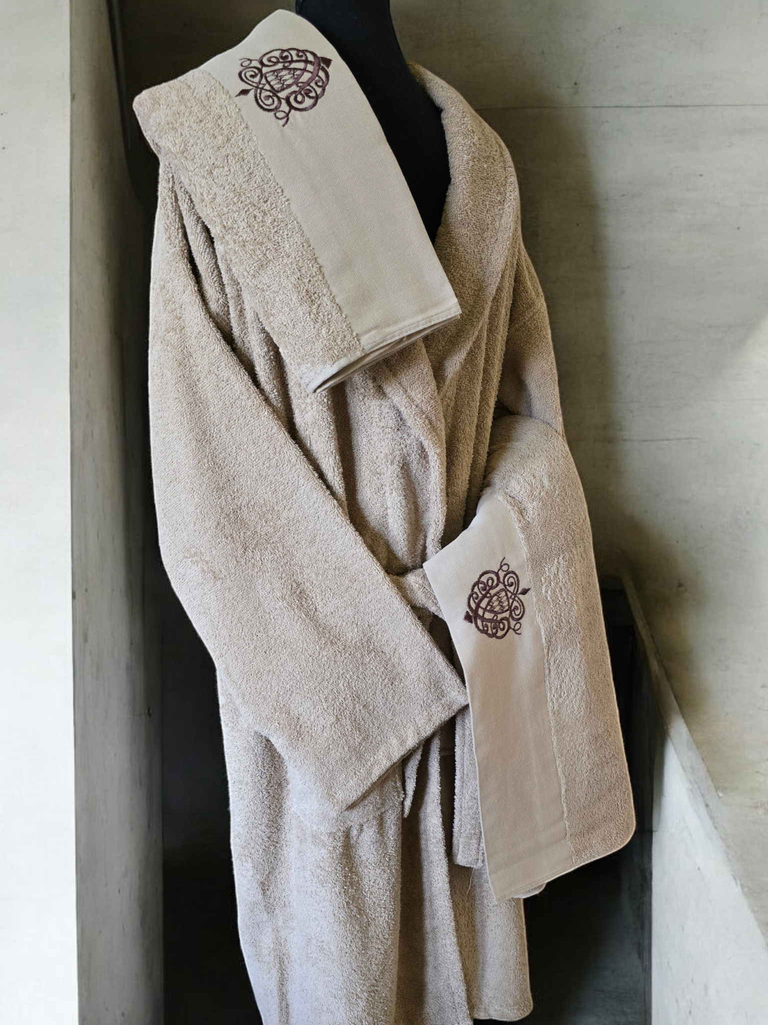 Turkish Cotton Towel and bathrobe Set My Home Exclusive. Quality Turkish cotton luxury towels and bathrobe sets. Luxurious and stylish towels and bathrobes. Wedding gifts and bridal wear. 