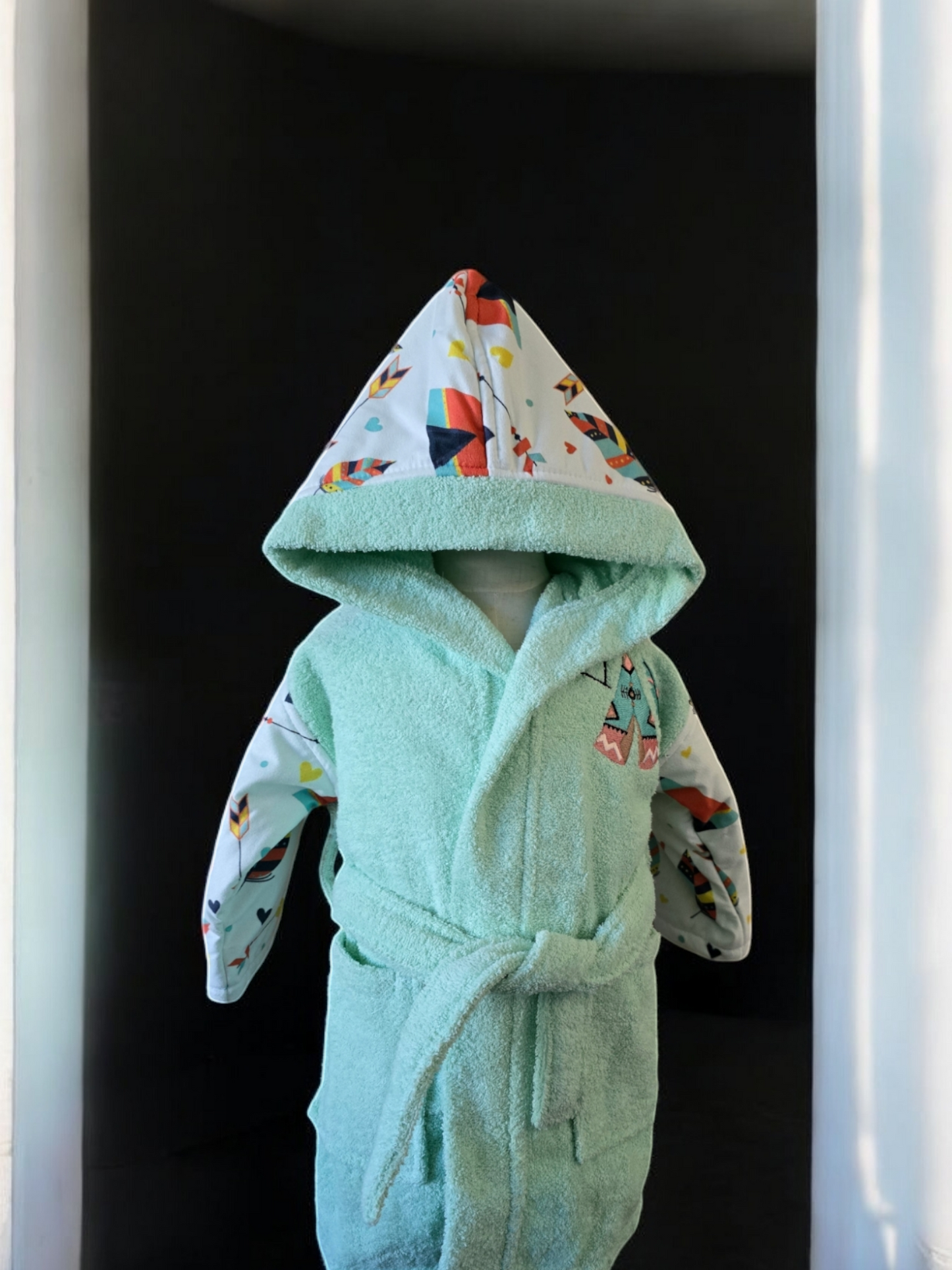 100% cotton soft and absorbent kids bathrobes, perfect for bath or pool time. Kids bathrobes and towels, Turkish cotton colourful, unique and luxurious. Fun kids bath time, kids swimming lessons, bubble bath, pure cotton, gift ideas, pool party, children’s birthday present.