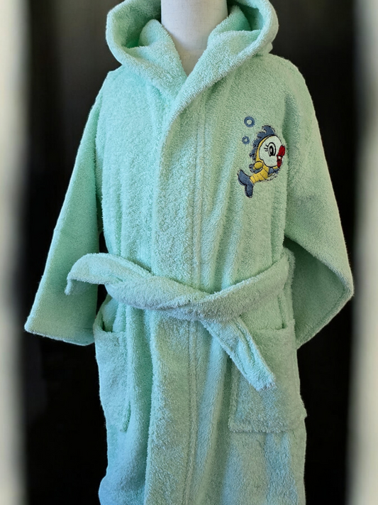 100% cotton soft and absorbent kids bathrobes, perfect for bath or pool time. Kids bathrobes and towels, Turkish cotton colourful, unique and luxurious. Fun kids bath time, kids swimming lessons, bubble bath, pure cotton, gift ideas, pool party, children’s birthday present.