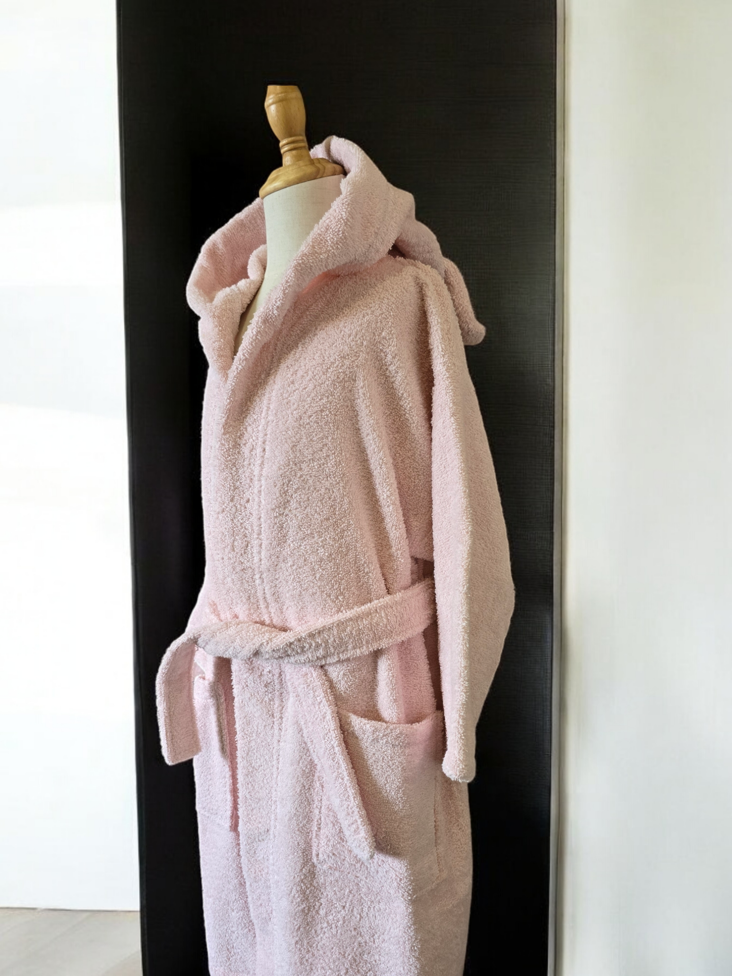 100% cotton soft and absorbent kids bathrobes, perfect for bath or pool time. Kids bathrobes and towels, Turkish cotton colourful, unique and luxurious. Fun kids bath time, kids swimming lessons, bubble bath, pure cotton, gift ideas, pool party, children’s birthday present.