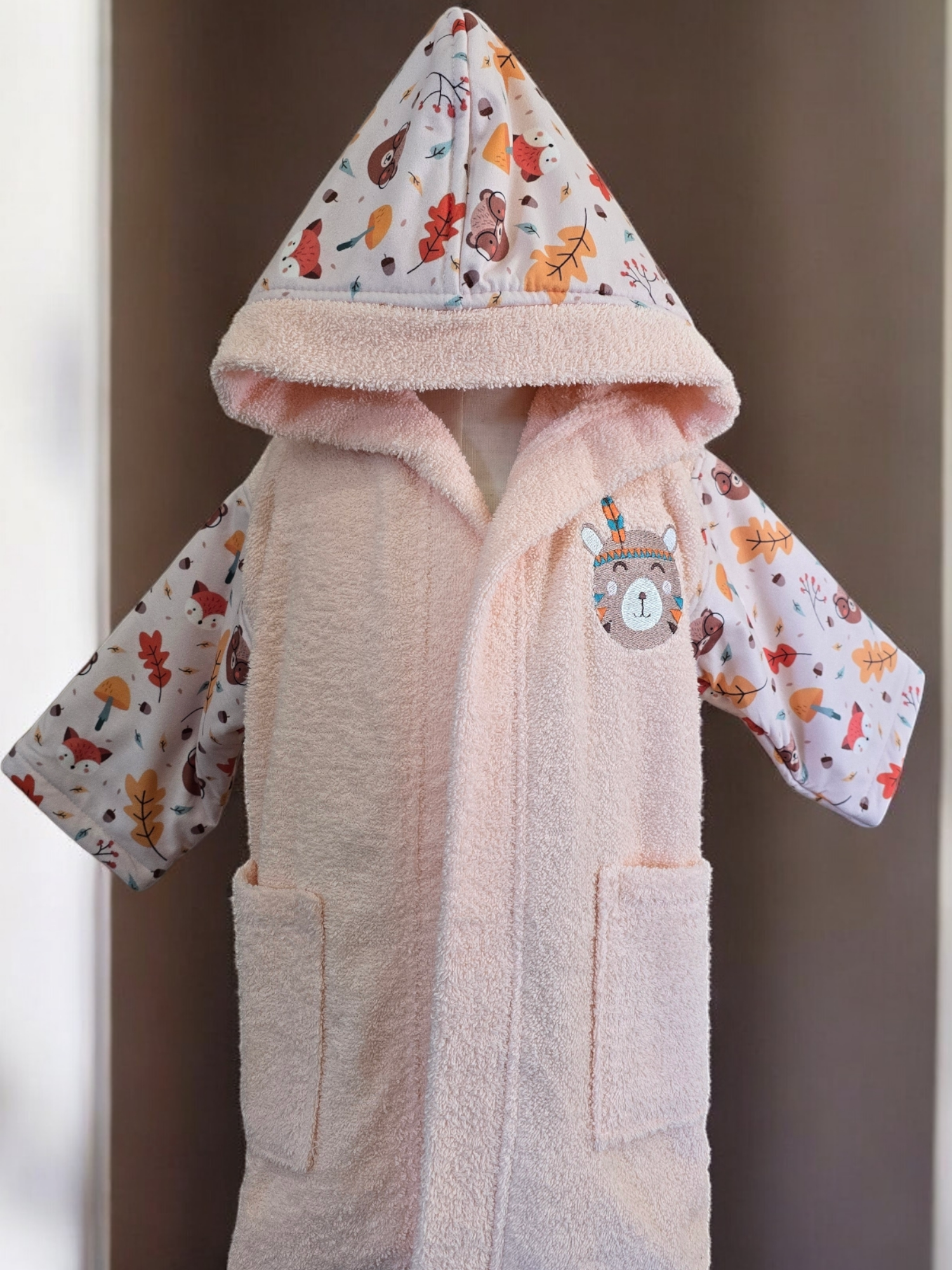 100% cotton soft and absorbent kids bathrobes, perfect for bath or pool time. Kids bathrobes and towels, Turkish cotton colourful, unique and luxurious. Fun kids bath time, kids swimming lessons, bubble bath, pure cotton, gift ideas, pool party, children’s birthday present.