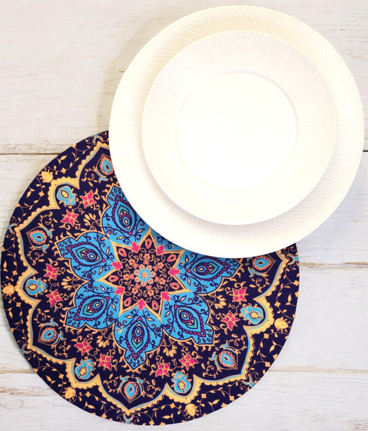 Turkish cotton kitchen décor, place mats and table runners. Traditional Turkish designs. Kitchen and lounge decor, stylish and unique kitchen and lounge room items. Gift ideas, housewarming gift. Colourful home designs.