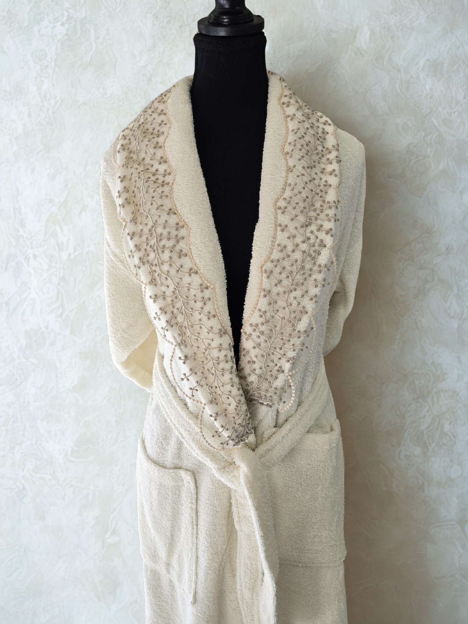 Allium Ivory Bathrobe 100% cotton soft fabric for comfortable, breathable, and luxurious loungewear