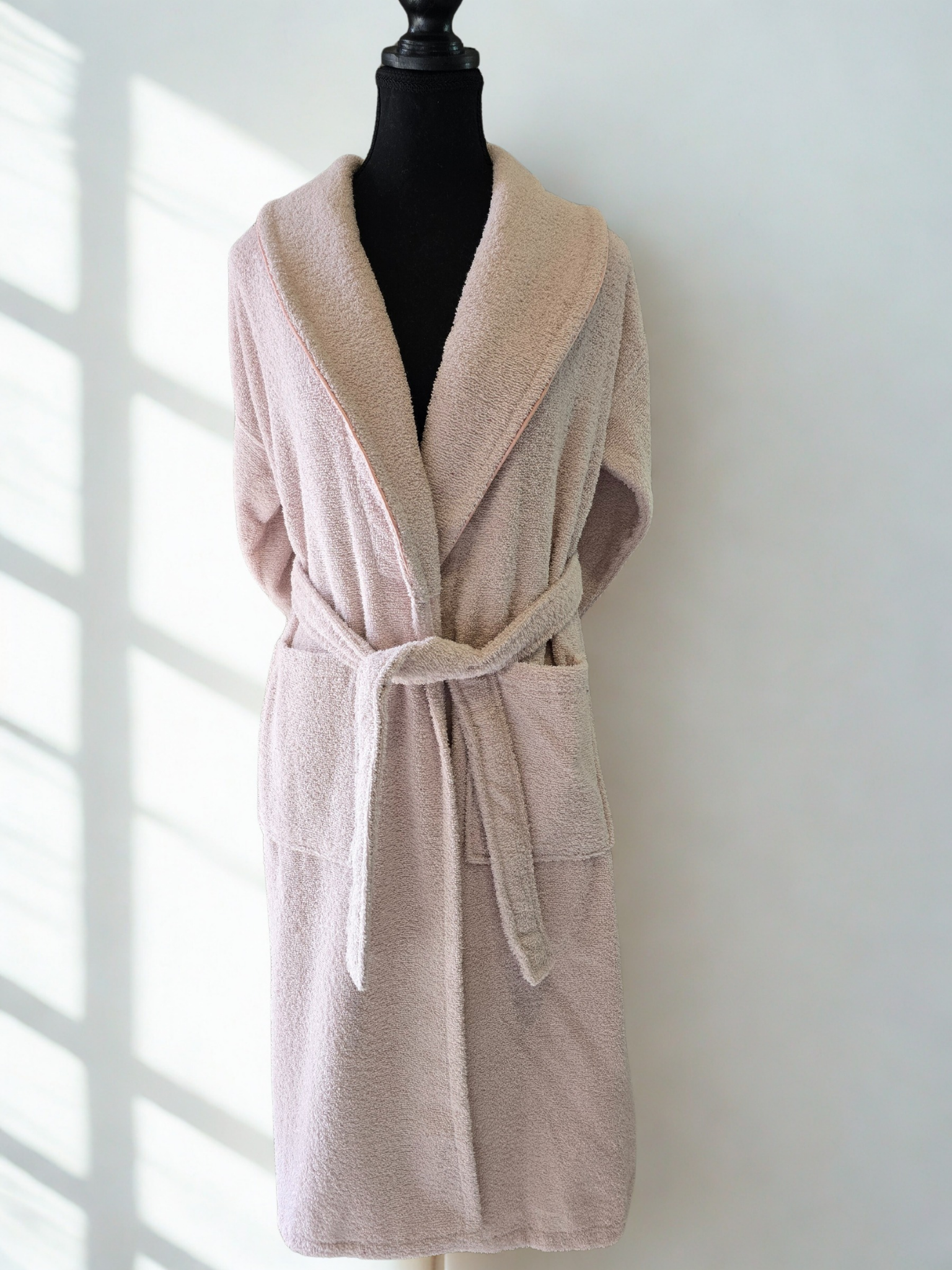 Alora 3 piece bathrobe set with 1 cotton robe and 2 cotton towels (70x140 cm and 50x90 cm).